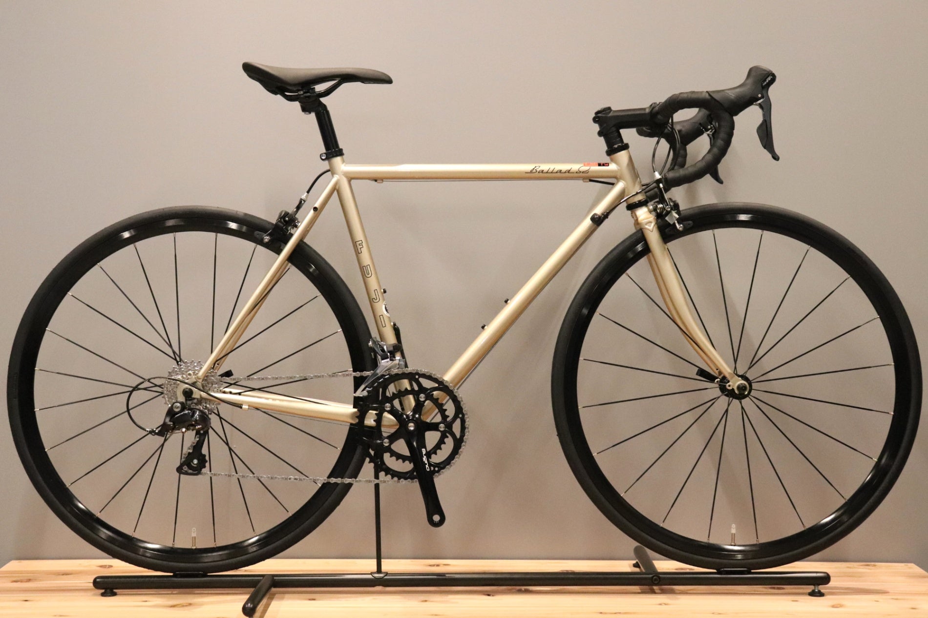 フジ FUJI バラッド オメガ BALLAD Ω 2022モデル 52サイズ シマノ ソラ