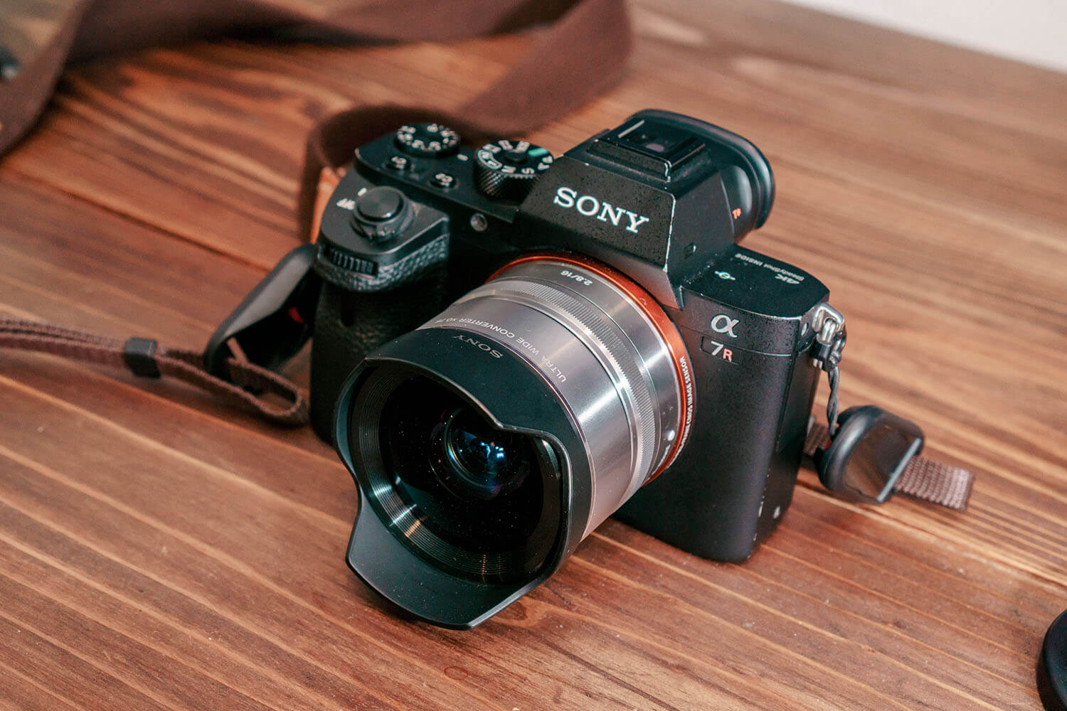 Sony SEL16F28 Eマウントレンズ VCL-ECU1セット SEL16F28 + VCL-ECU1