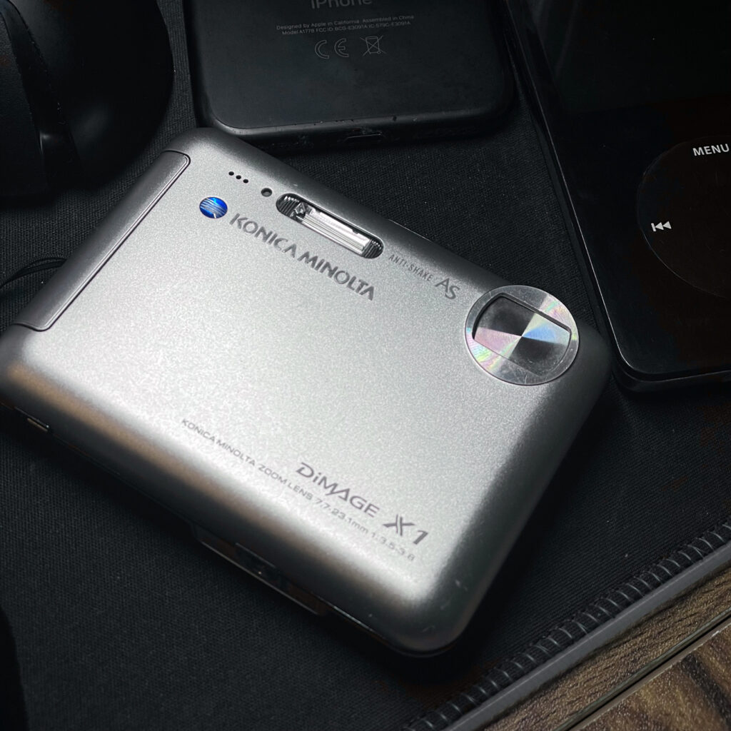 Konica Minolta Dimage X1 - It'll put you off Photography for life