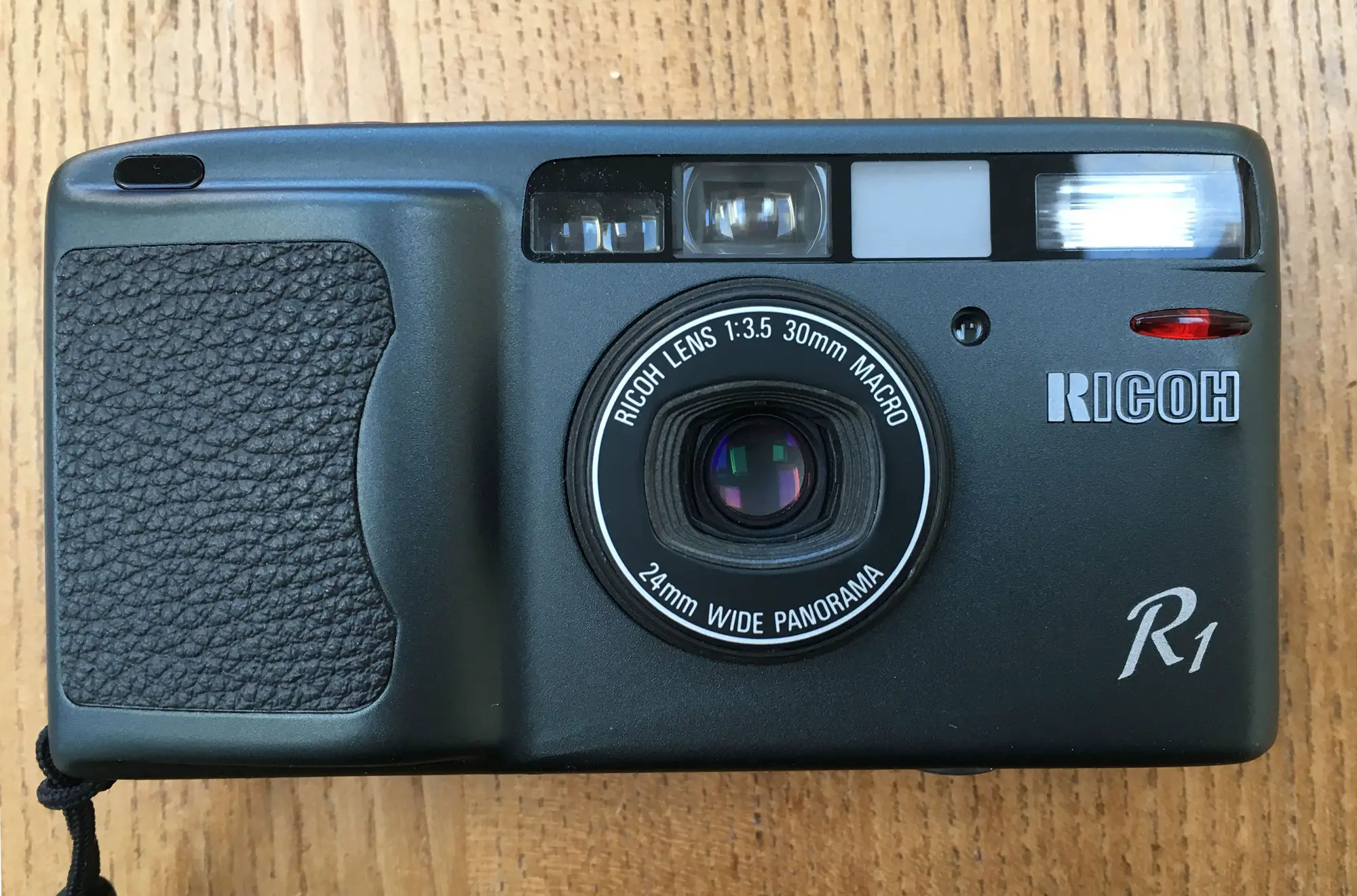 Non-Destructive Hacking the Ricoh R1 for Full-Frame Wide-Angle