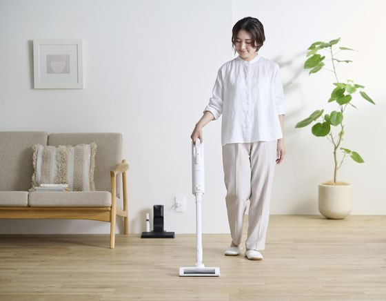 アイリスオーヤマ 充電式紙パックスティッククリーナー SBD-77P-Wが