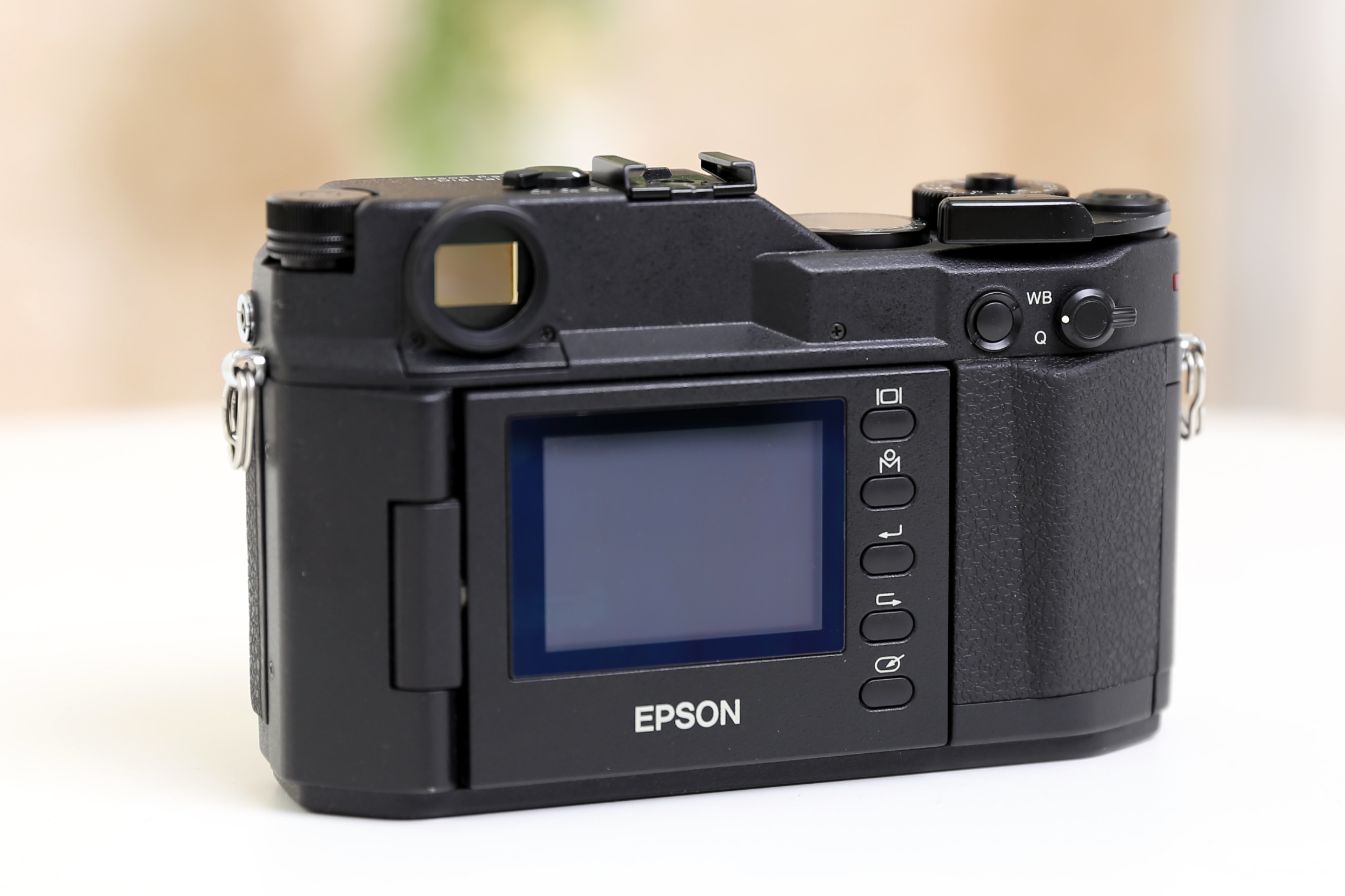 レトロ感あふれるデジタルレンジファインダー機 EPSON R-D1s 入荷！