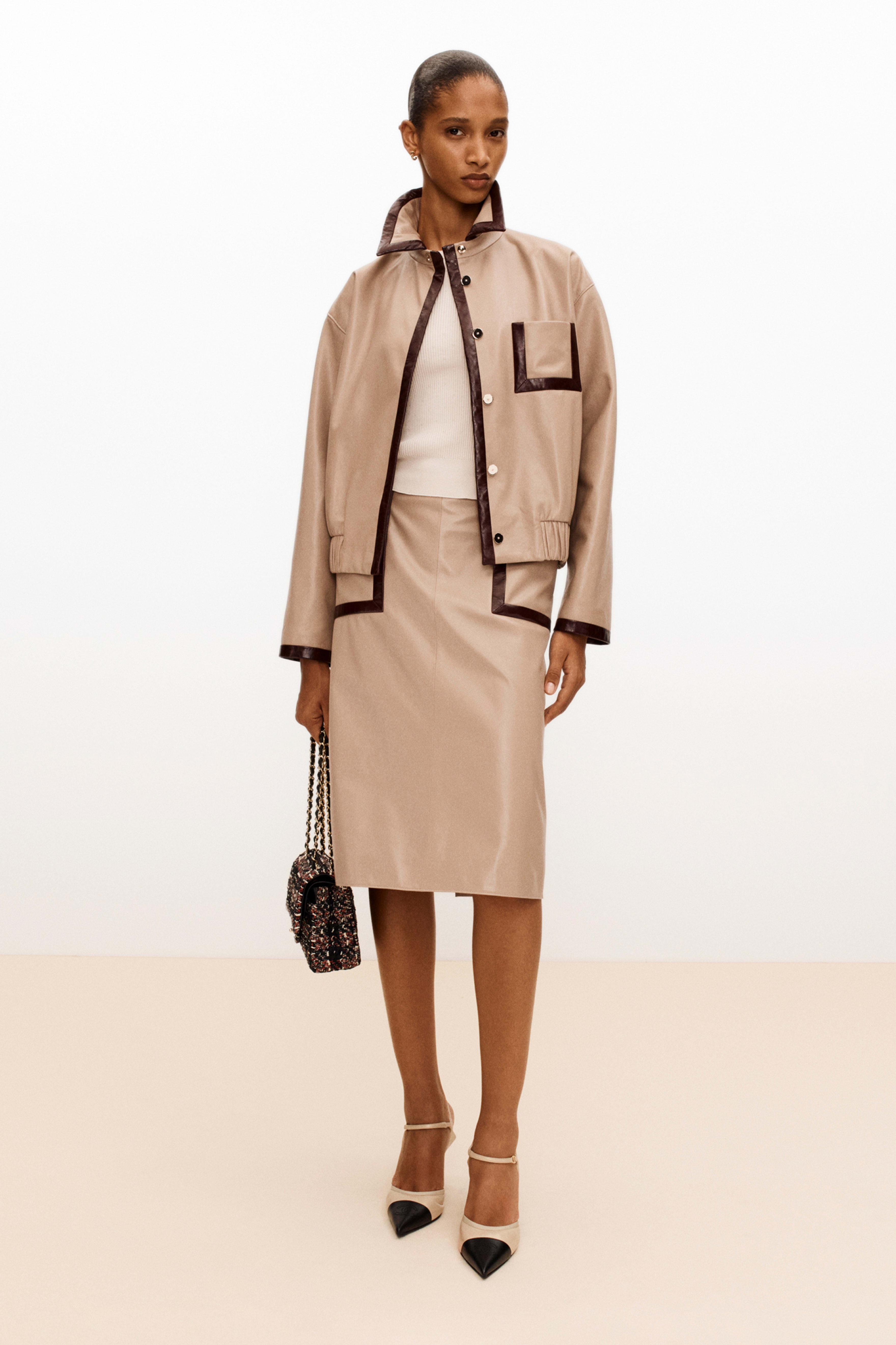 スカート - ラムスキン、ベージュ — ファッション | CHANEL シャネル