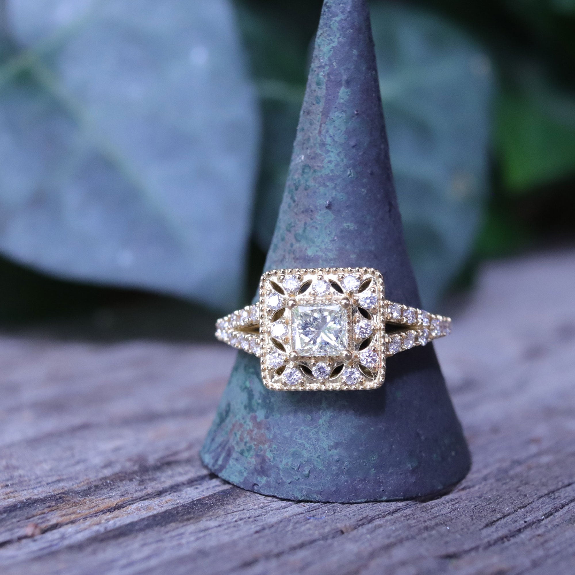 K18透かしスクエアダイヤリング – 宝石修飾工房波多ゑ