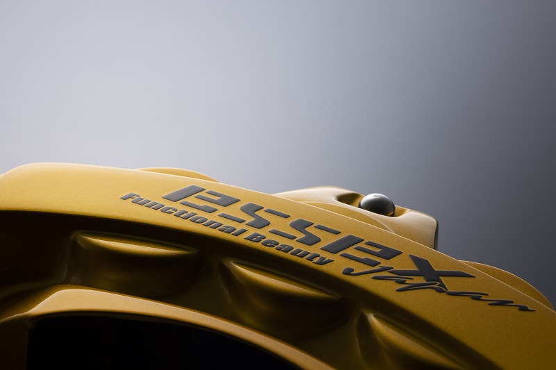 ES 200系ハイエース キャリパーカバーVer.III | 200系ハイエース