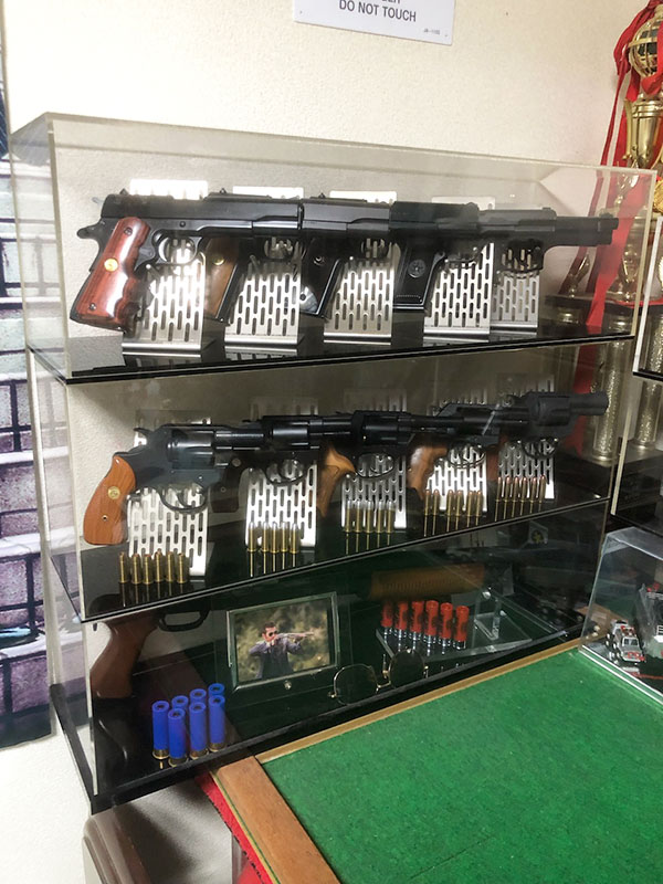 モデルガン専用アクリルケース｜ お客様活用事例 40192816｜ アクリ屋