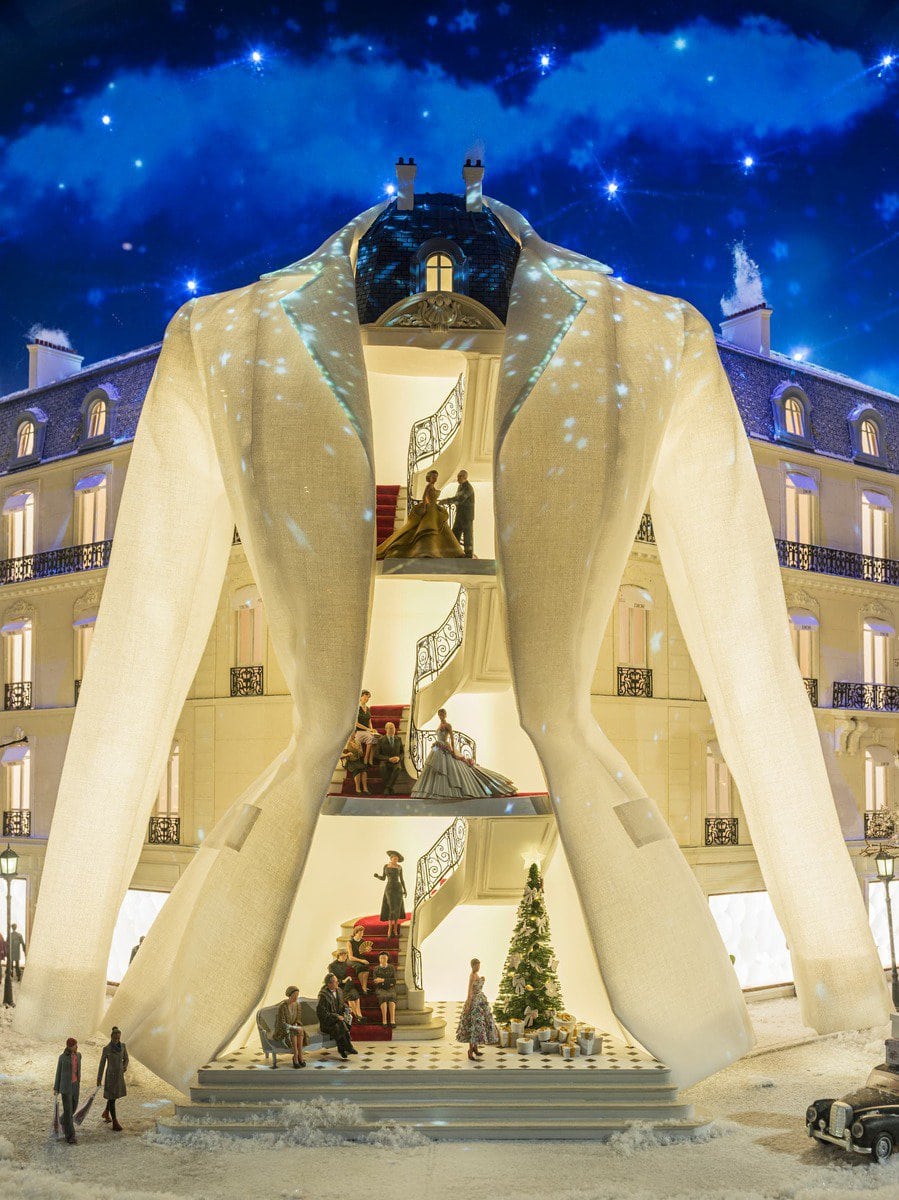 ディオール パリ本店「30モンテーニュ」がきらびやかな装飾で彩られる