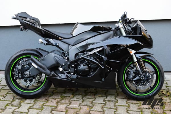 ZX-6R 05-18 用 DIXER PARTS デュアルキャリパーブラケット｜AxxL