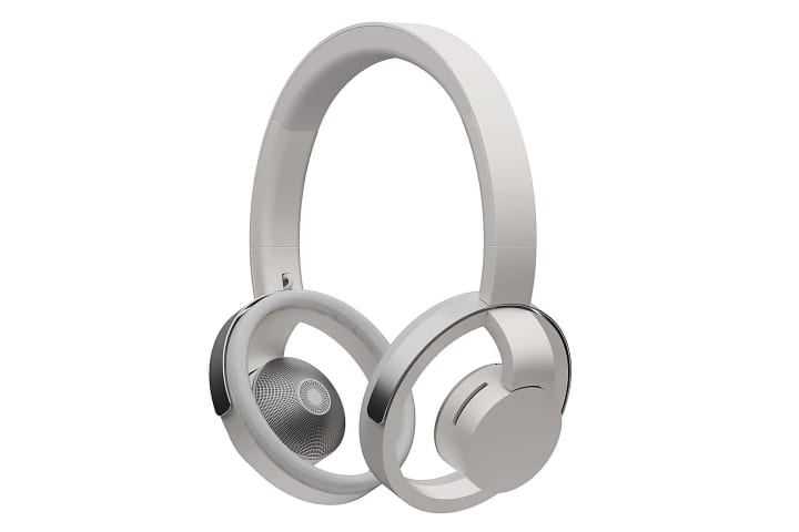 機能性を視覚化したヘッドフォン「nwm ONE」。オープンイヤー型で音