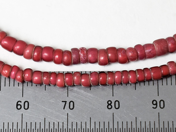 2205】ANTIQUE金赤ホワイトハーツ中小粒ビーズ一連（Φ4.0mm）,とんぼ玉