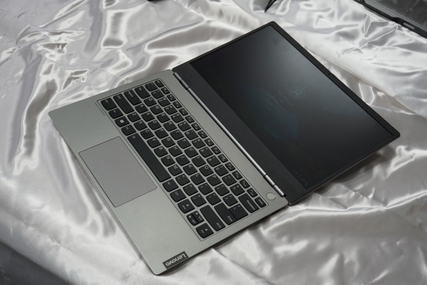 レノボ ThinkBook 13sレビュー/コスパに優れたビジネス向けノートPC