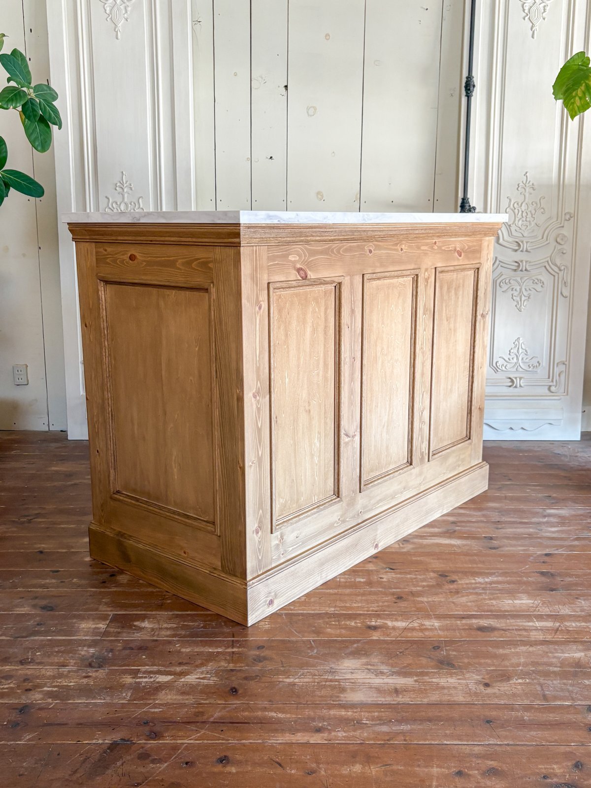 海外インテリア風アイランドカウンター（キッチンカウンター）大理石