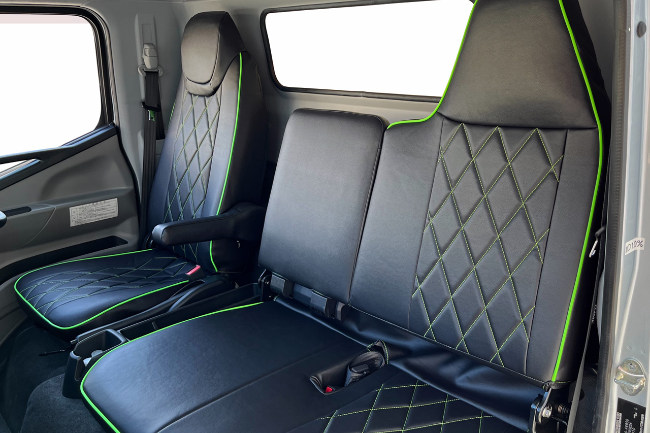 D-MAX / 三菱ふそうキャンター（ブルーテック） ワイドキャブ シート