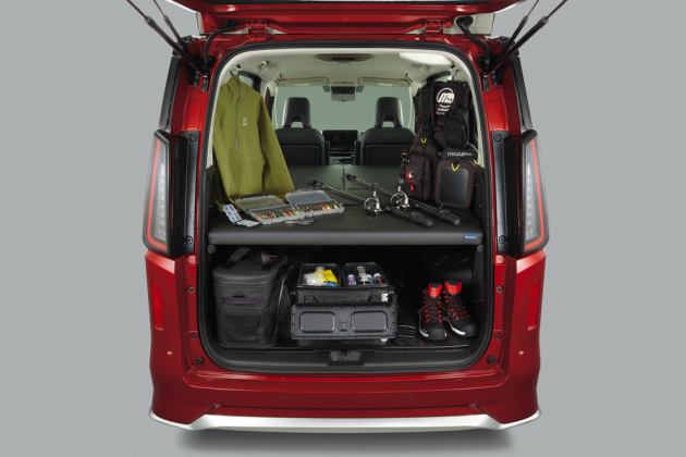 納車されたその日から車中泊可能な日産セレナマルチベッド｜トランポ