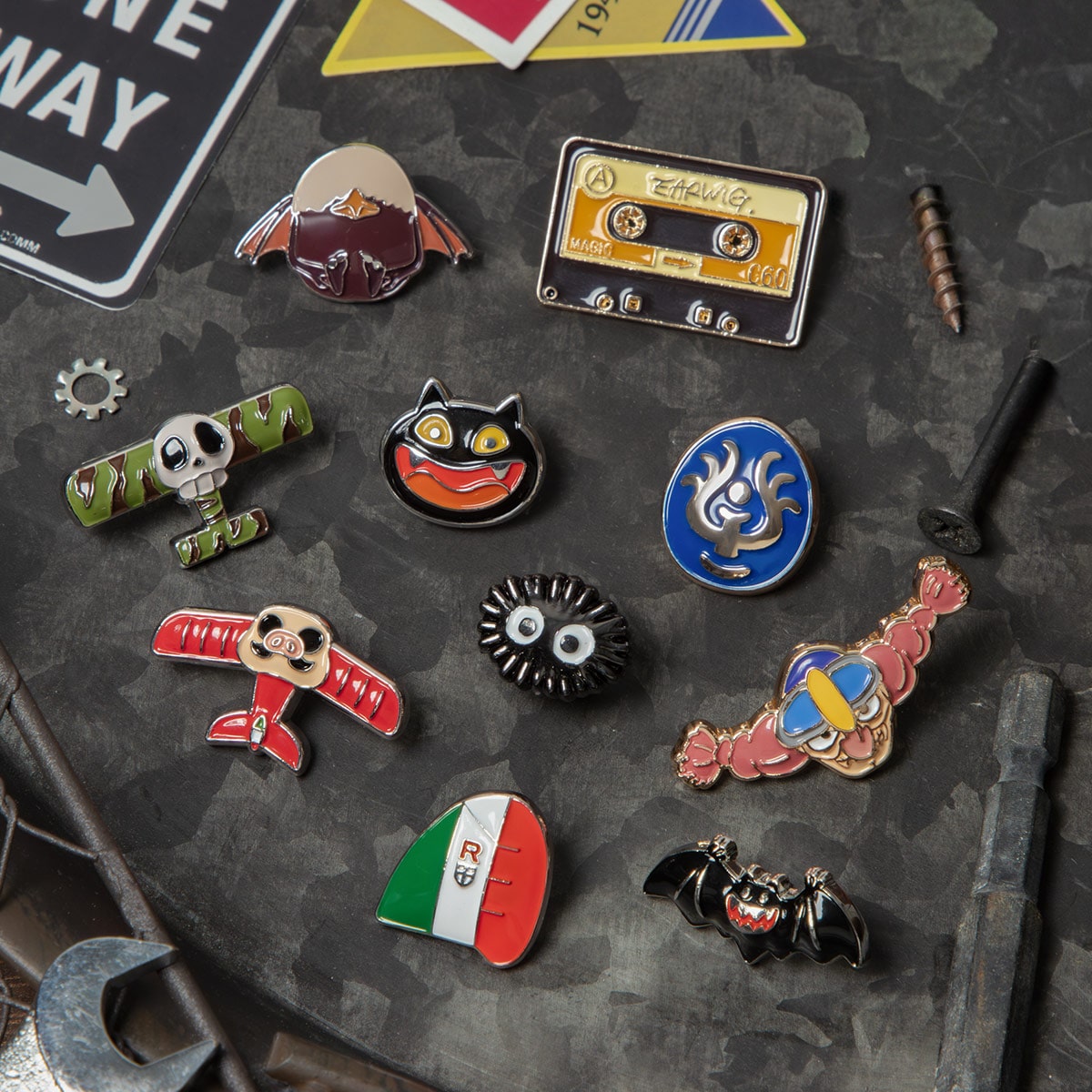 GBL】となりのトトロ デザインピンバッジ マックロクロスケ | どんぐり