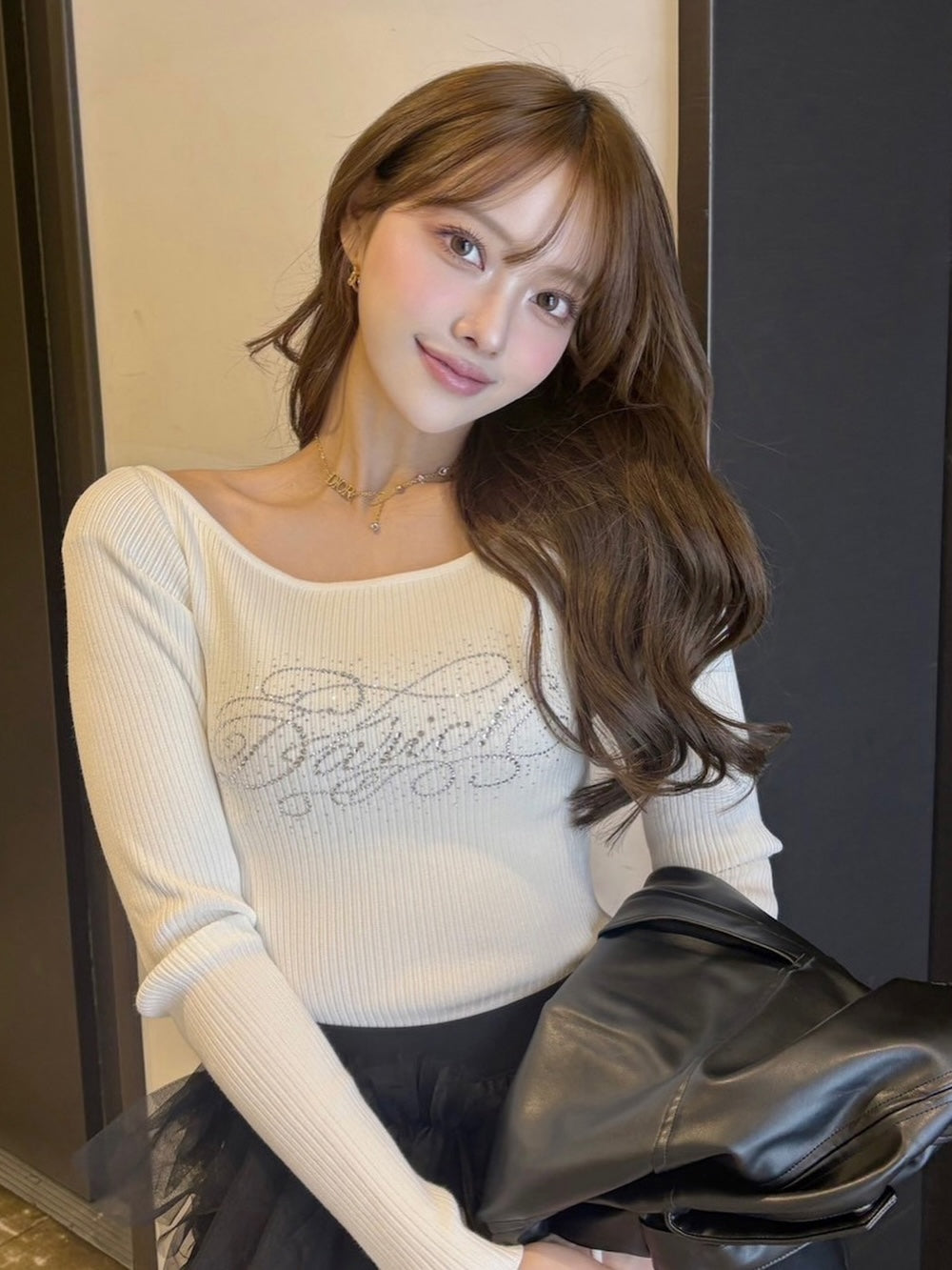 ビジューロゴボートネックニットトップス – Darich (ダーリッチ)