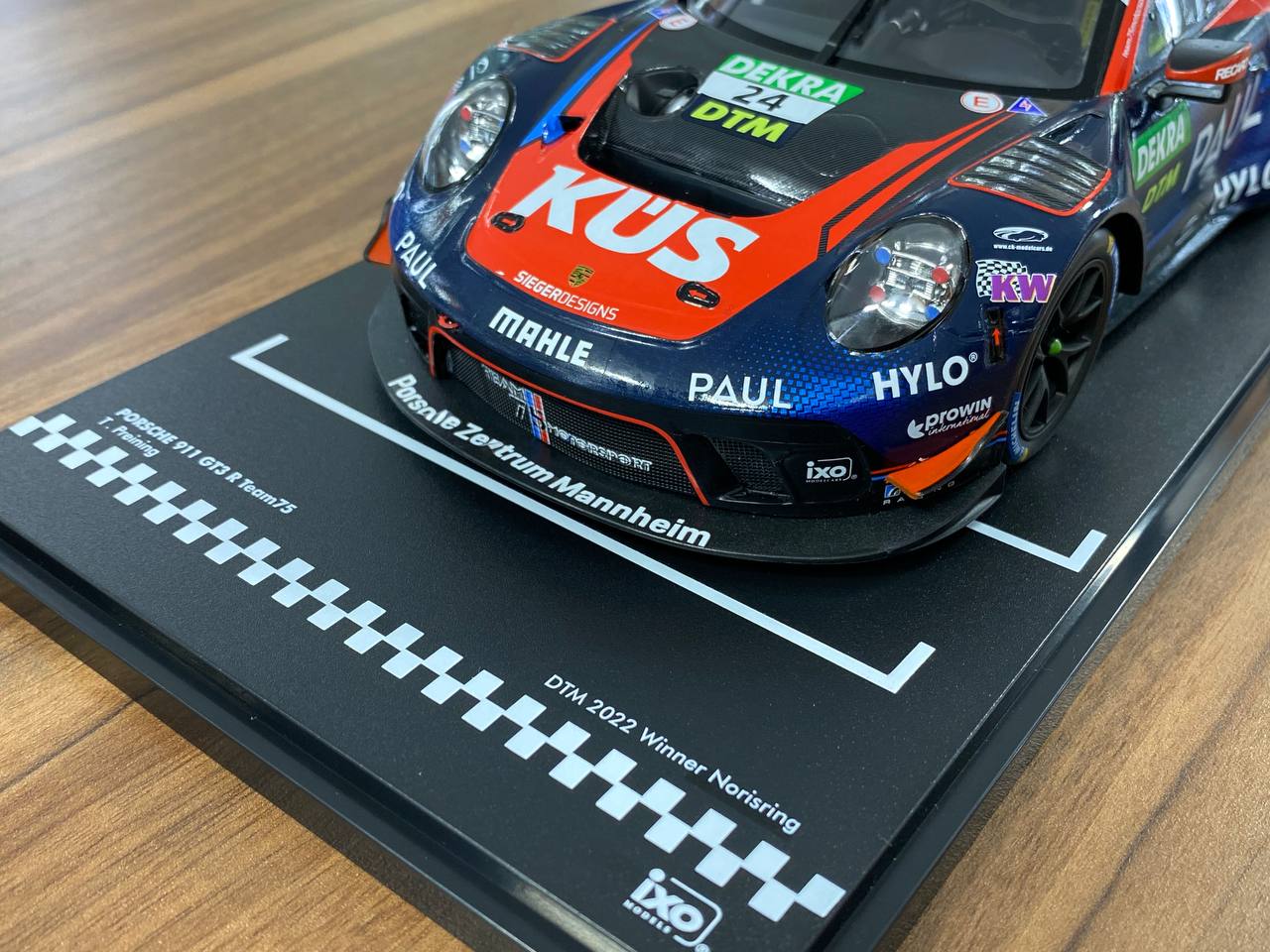 ミニカー 1/18 IXO MODELS DTM TEAM75MOTORSPORTS 1/18 Diecast ixo