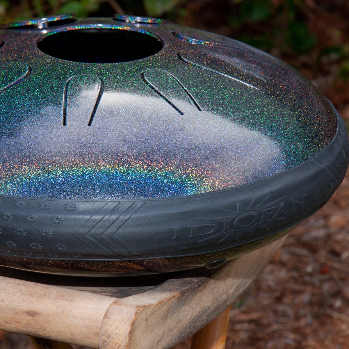 Idiopan Domina 12-Inch Tunable Steel Tongue Drum - Onyx Rainbow