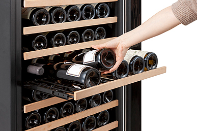 スタイリッシュで安全性の高い大型ワインセラー FJP-321GS｜フォル