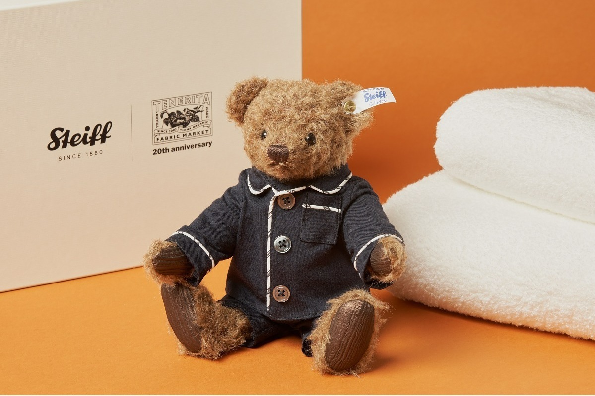 シュタイフ“パジャマ姿”テディベア＆ふっくら上質タオルの限定セット