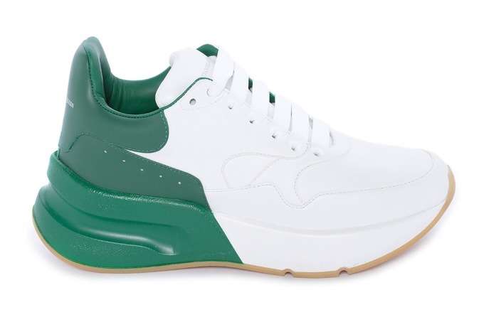 アレキサンダー・マックイーンのメンズスニーカー「オーバーサイズ