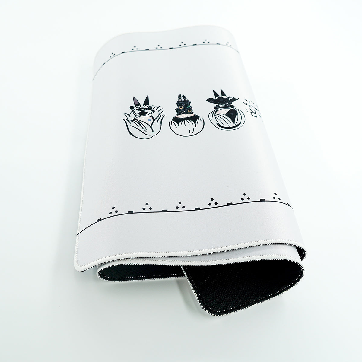 ふもコレ × ニーアオートマタ マウスパッド A 白｜ふもコレ(Fumo