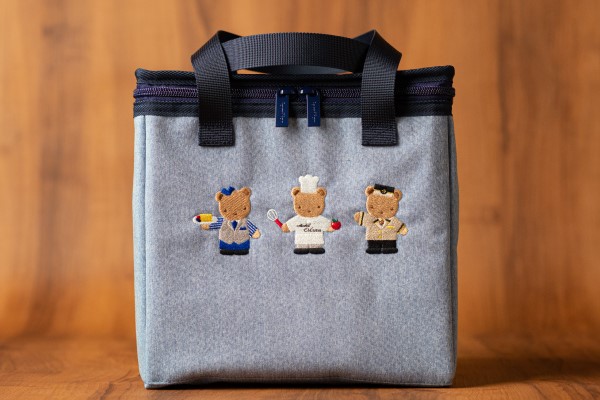 ご好評につき完売いたしました】「ファミリア保冷バッグ」 – 神戸三宮