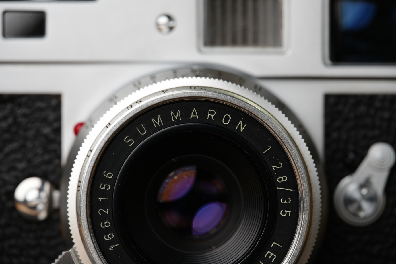 新宿 北村写真機店のカウンターで、お薦めライカを味わい尽くす｜Vol