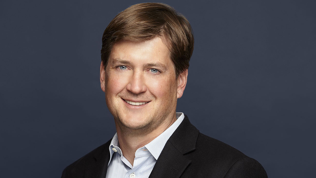 Bill Lawrence Renews Warner Bros. TV Deal