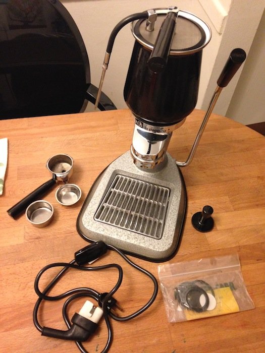 SOLD] La Peppina - 110v/700W, Black, fresh seals, excellent