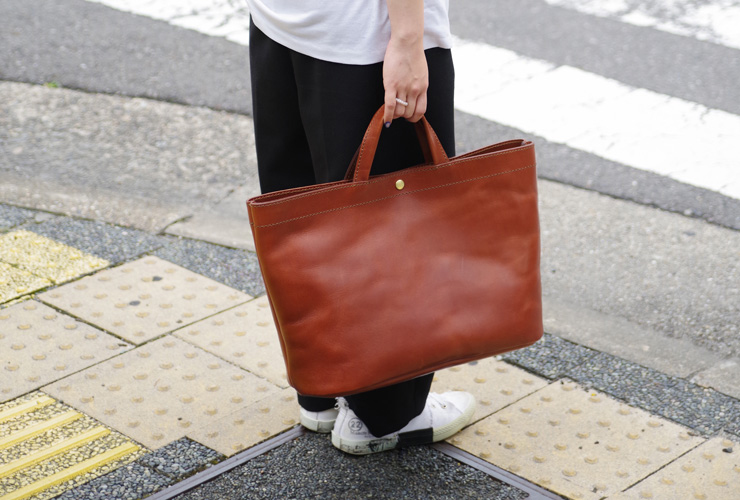 スタンダードでシンプルな本革レザートートバッグ / 革鞄のHERZ(ヘルツ