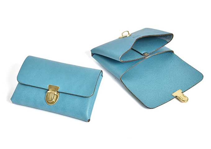 限定色のセルリアンブルー革で作る、HERZ夏の企画2025｜革鞄・革小物の