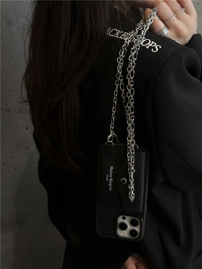 マルジェラ アイ フォン17/17pro ケース チェーン iphone16pro ケース