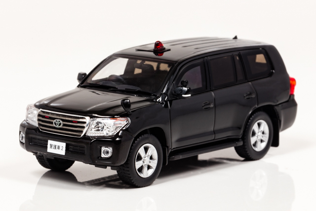 1/43 トヨタ ランドクルーザー AX (URJ202) 2014 警察本部特殊警護車両