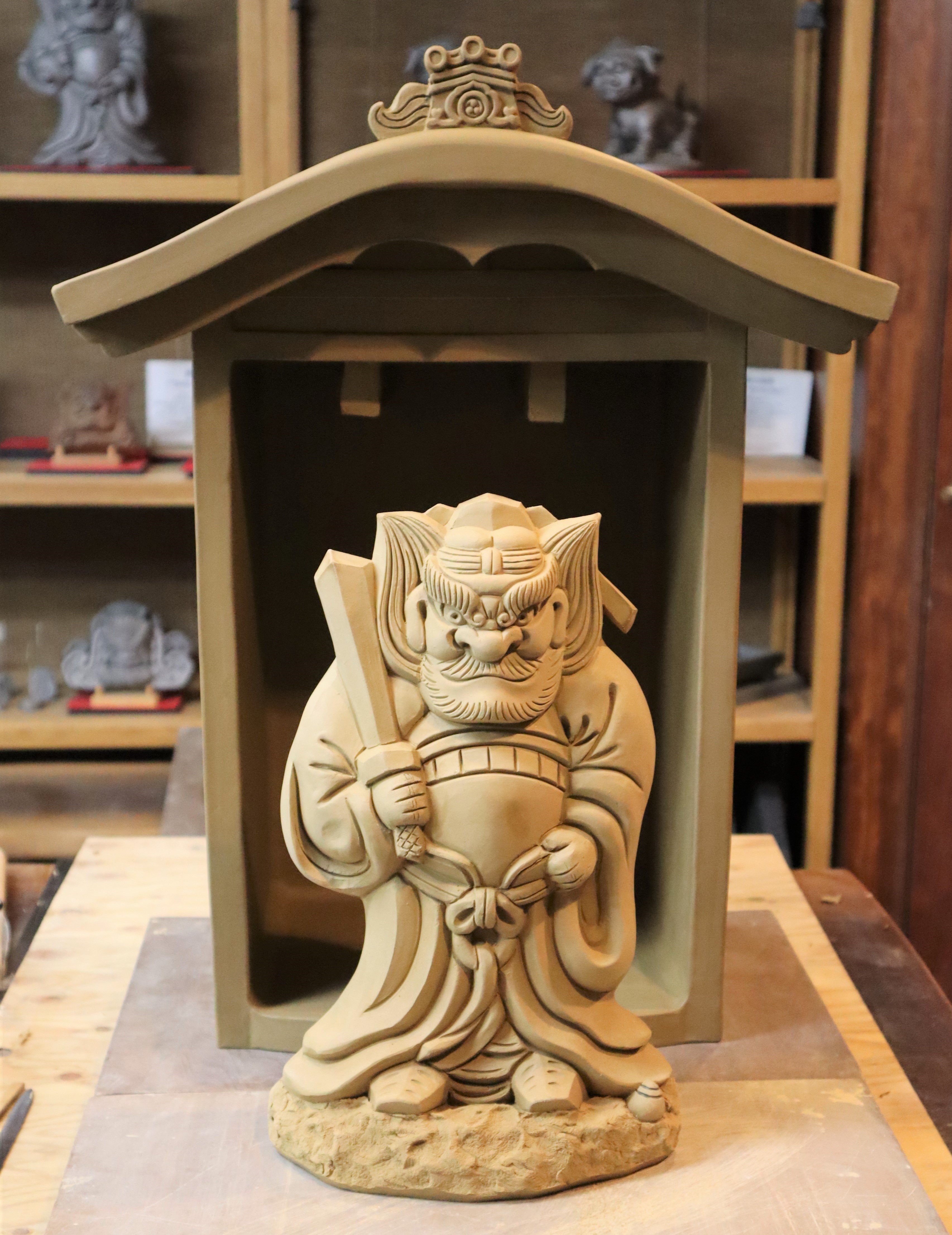 鍾馗像と祠（ほこら）を作成しています。嵐山から - かわら版