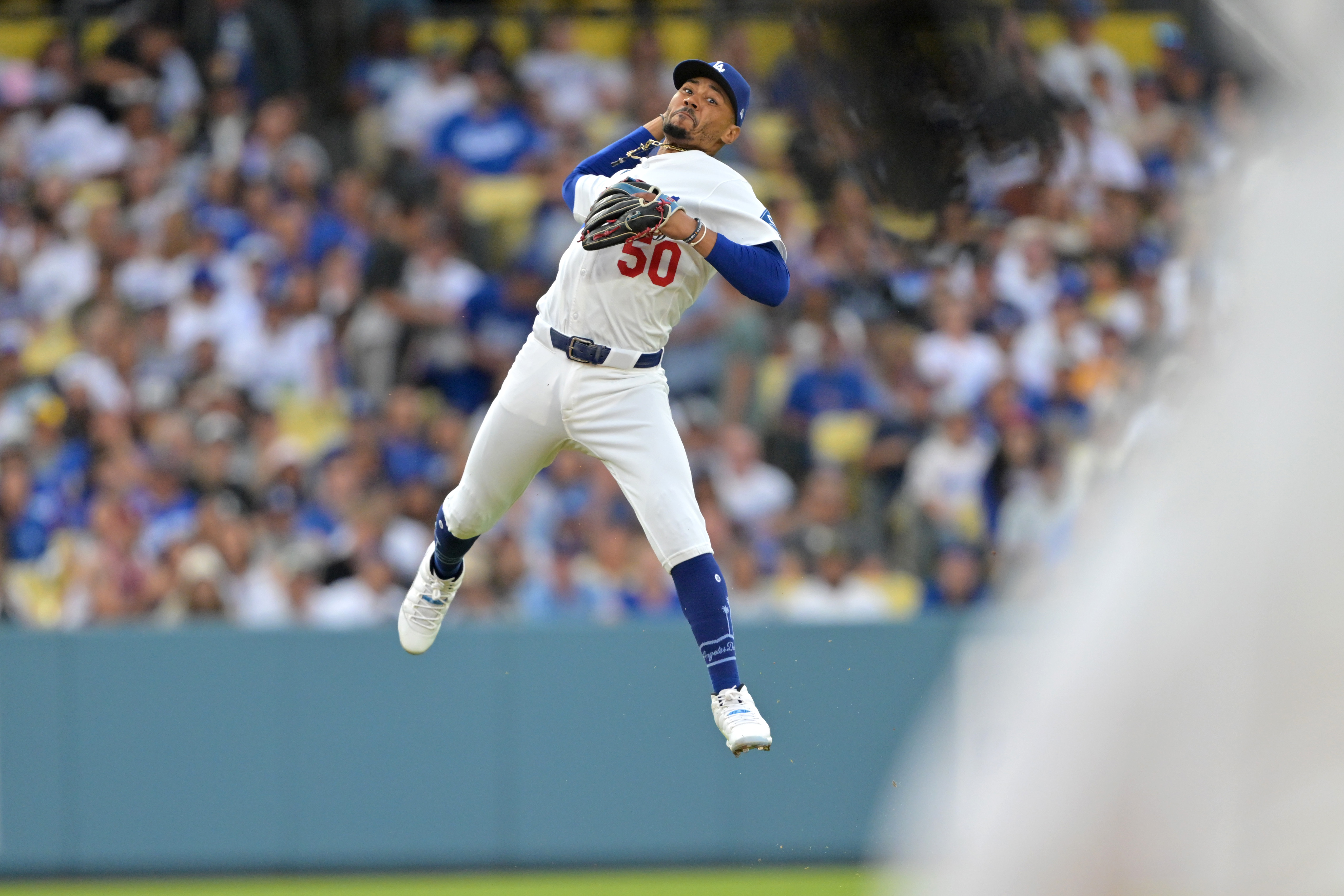 Dodgers give struggling Mookie Betts day off amid ongoing slump