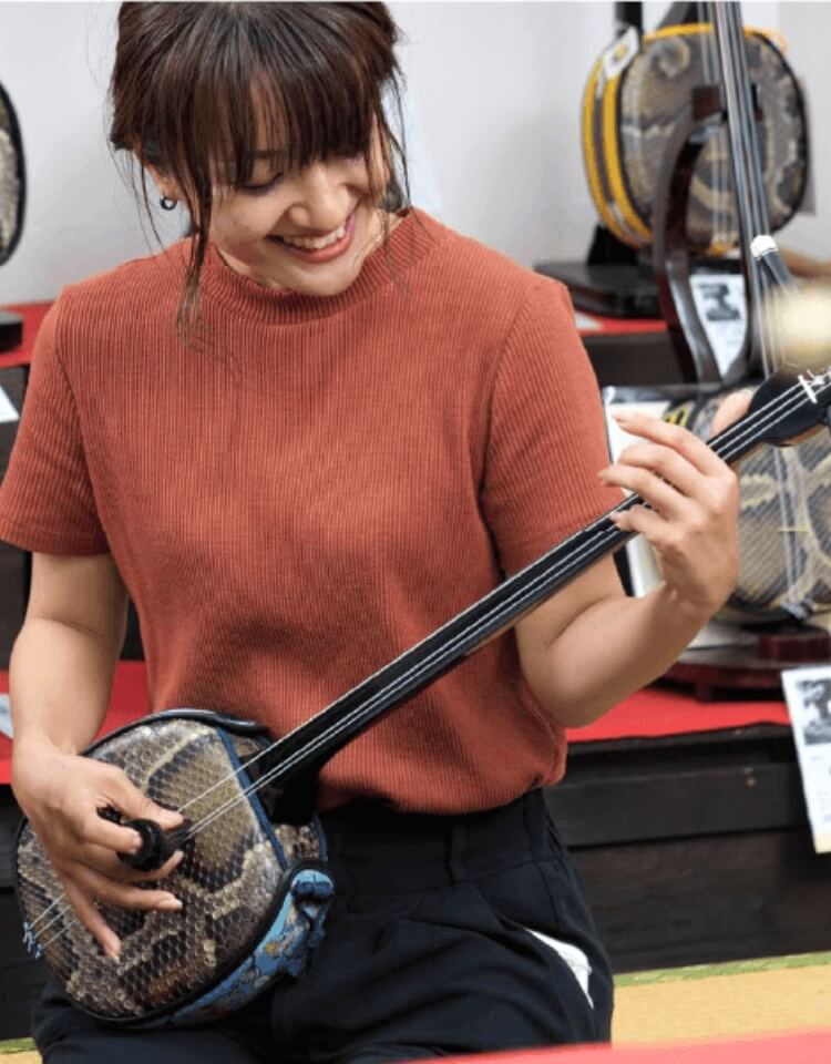 おきなわソウル楽器”三線” | エシカルトラベルオキナワ | 沖縄観光情報