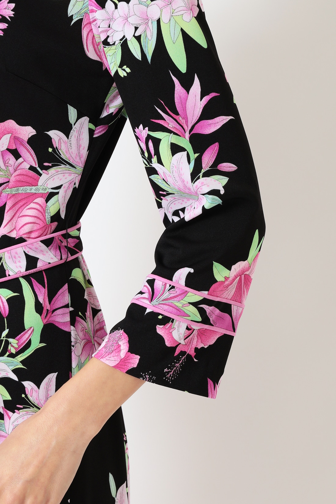 ワンピース F62F301500｜レオナール 公式オンラインショップ