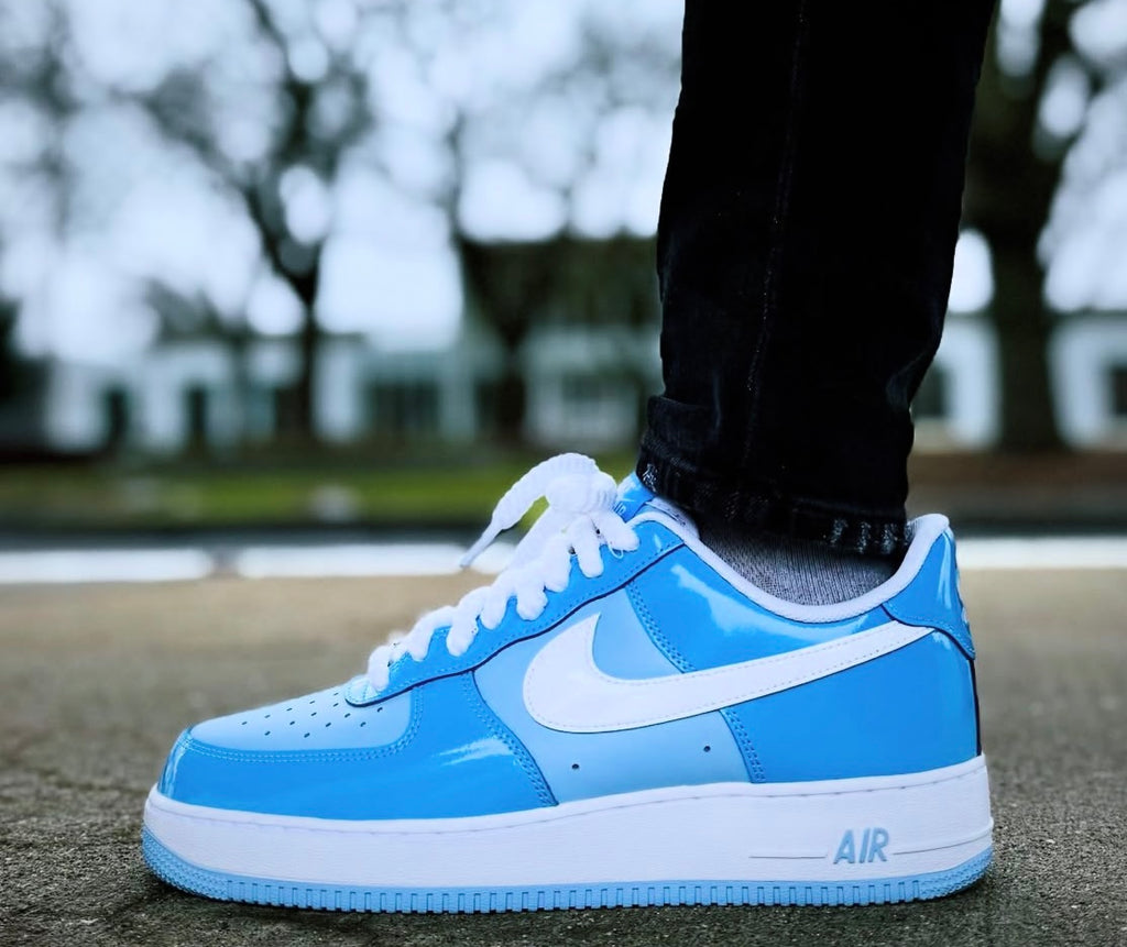 NIKE AIR FORCE 1 PATTEN LEATHER CAROLINA BLUE WHITE – Live-kickz