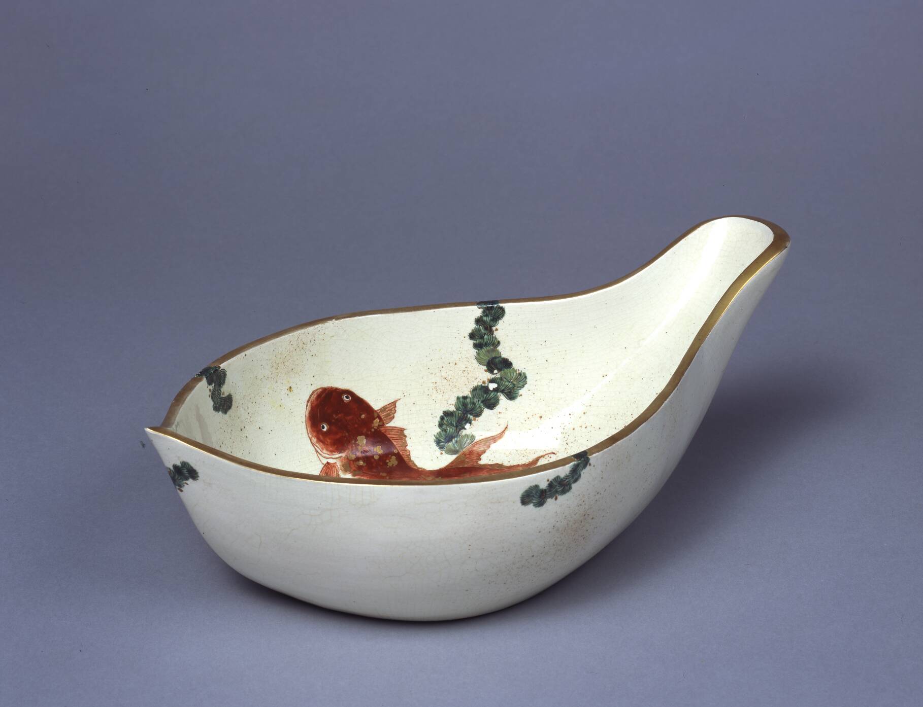 色絵金魚文蓮花形鉢 – 兵庫陶芸美術館 収蔵品データベース