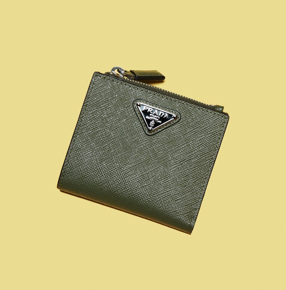 春に買うべき「ハイブランド」の“大人カラーな財布”10選。エルメス