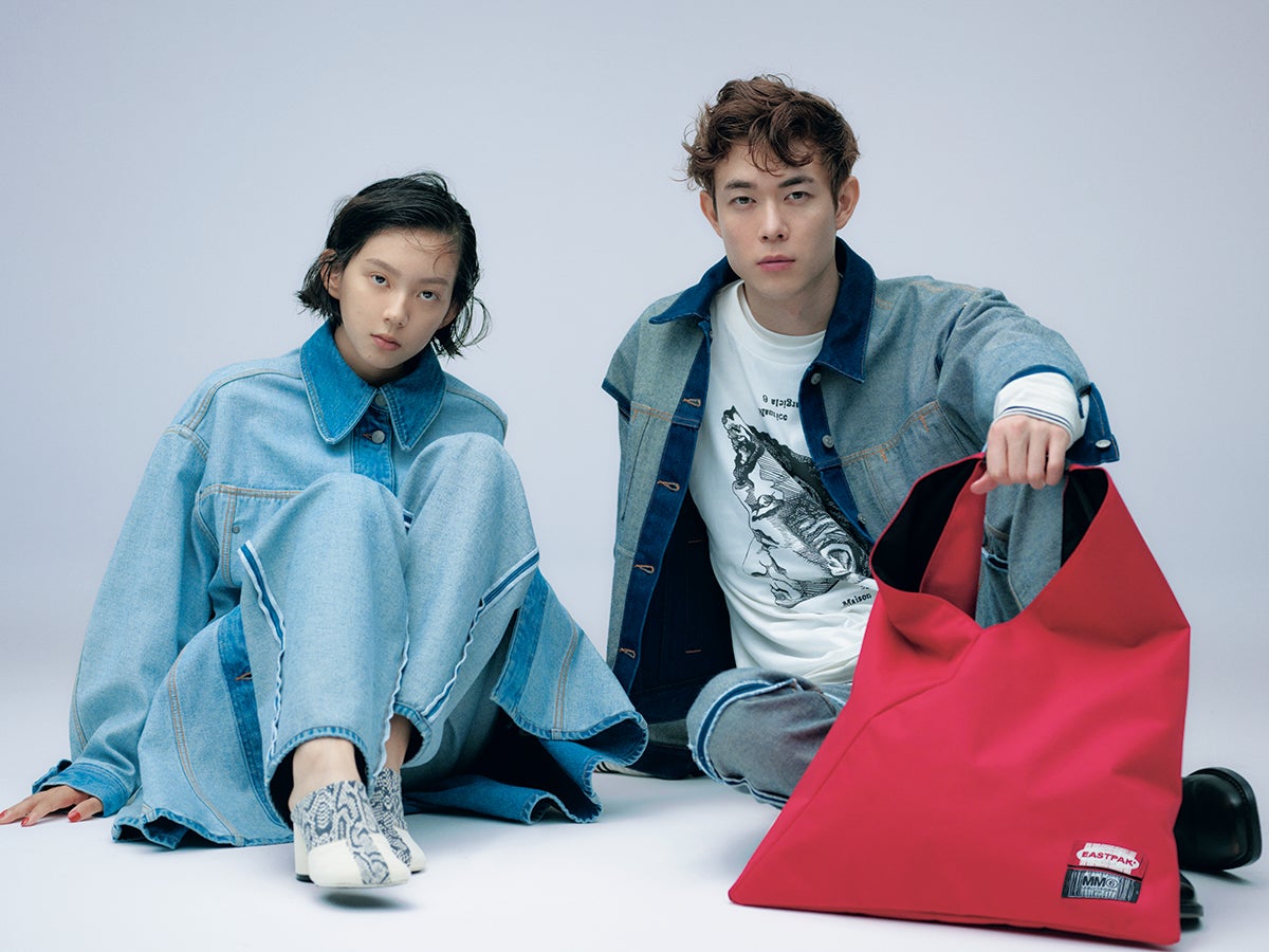 宮沢氷魚＆中島セナがみせる MM6 Maison Margiela × Eastpak、“反転”の