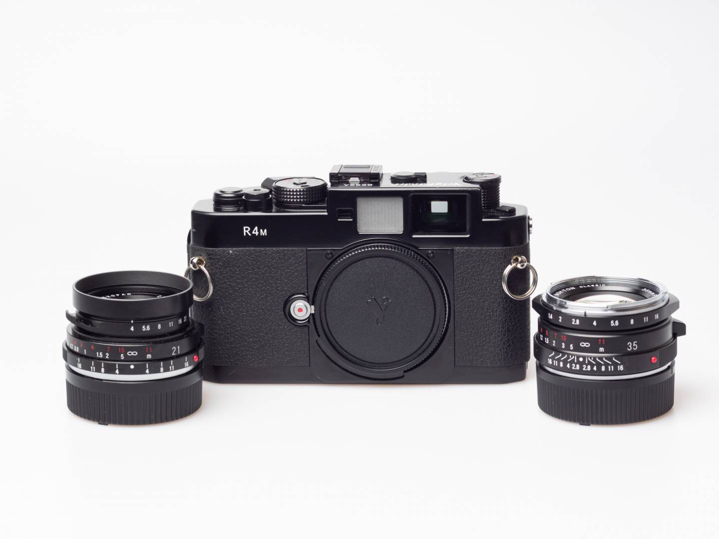The Voigtländer Bessa R4M came with its 21/4 and 35/1.4 lenses