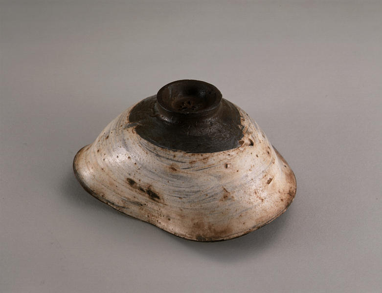 刷毛目茶碗 銘 灣月 - MIHO MUSEUM