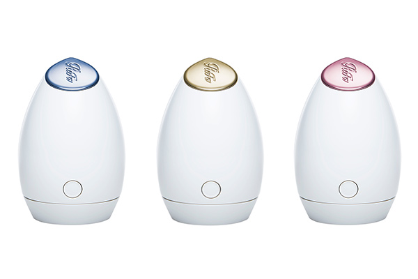 ハンディタイプのフォト美顔器「ReFa BEAUTECH SPOT（リファビュー