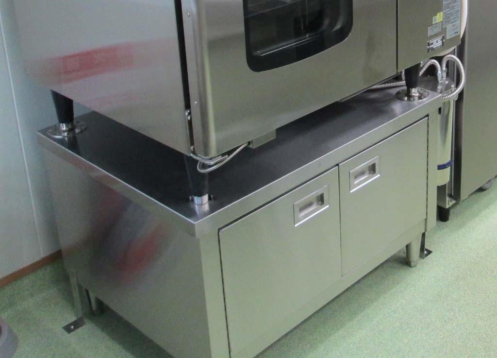 作業・収納機器｜スチームコンベクションオーブン架台）