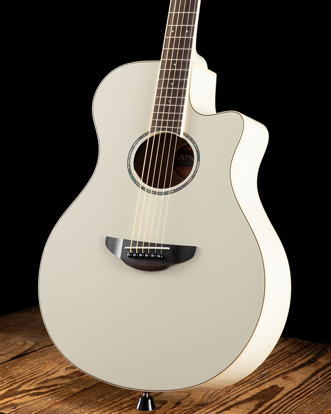 Yamaha APX600 - Vintage White