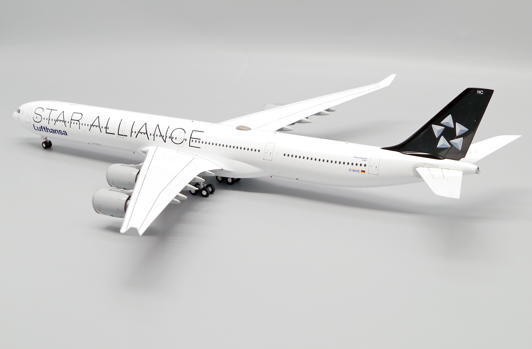 ScaleModelStore.com :: JC Wings 1:200 - EW2346004 - Lufthansa