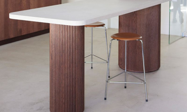 ハイドットスツール / ワイルドレザー ウォルナットFRITZ HANSEN