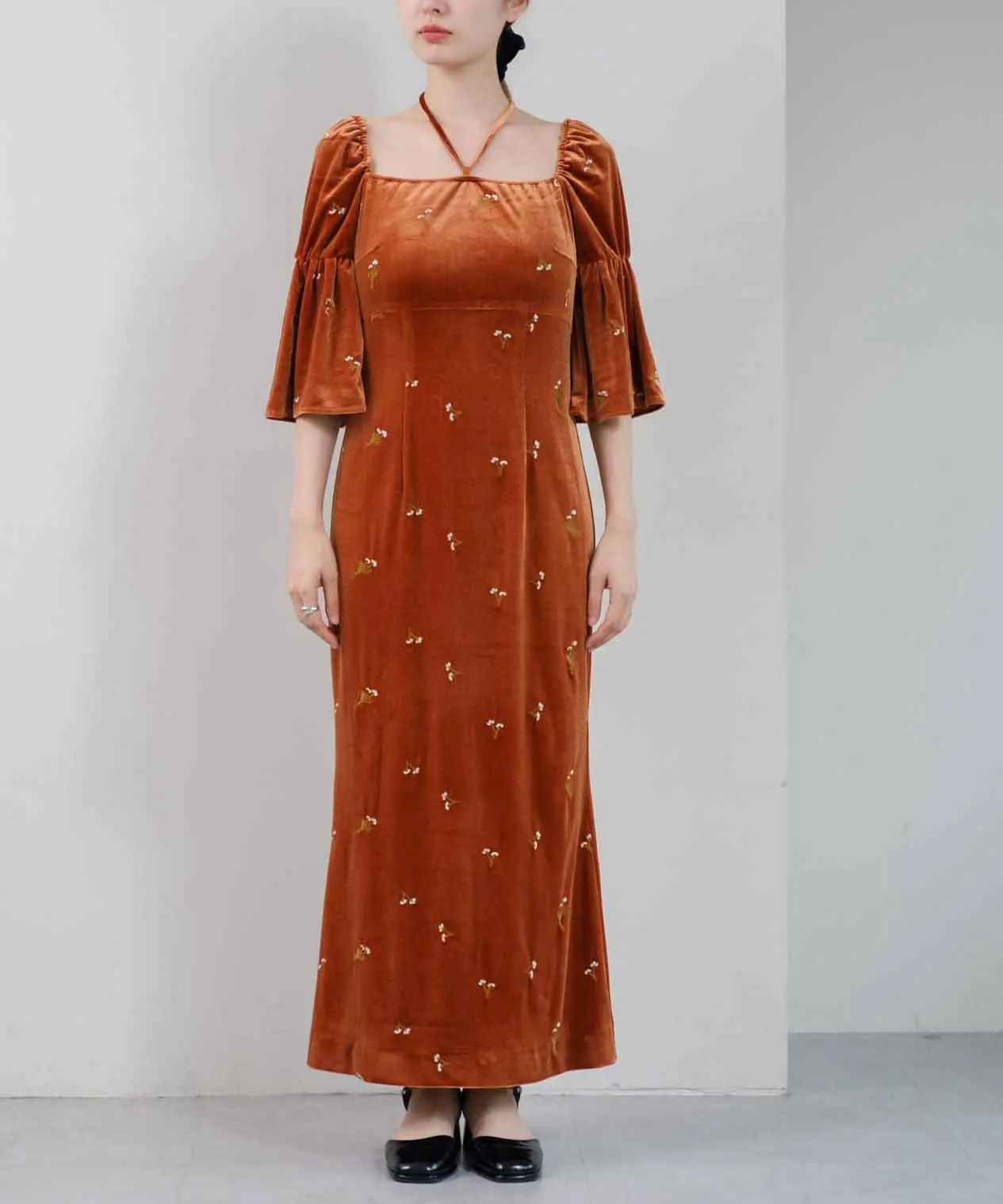 1サイズ】velour bell sleeve dress Kastane（カスタネ）のレンタル